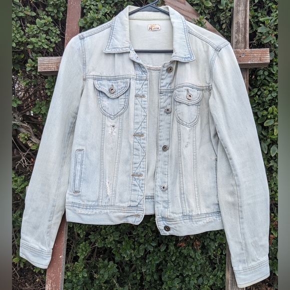Mudd Distressed Denim Jacket Size: Medium - Picture 4 of 14